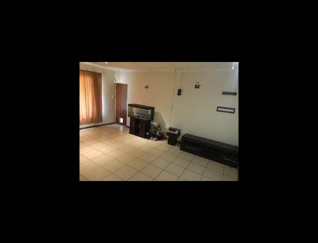 3 BEDROOM HOUSE TO LET IN BLACKRIDGE